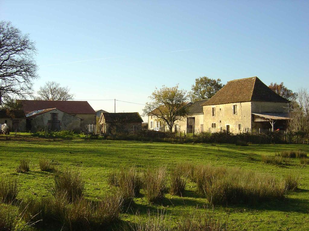 Chez Tartaud Villa Lathus St Remy Exterior photo